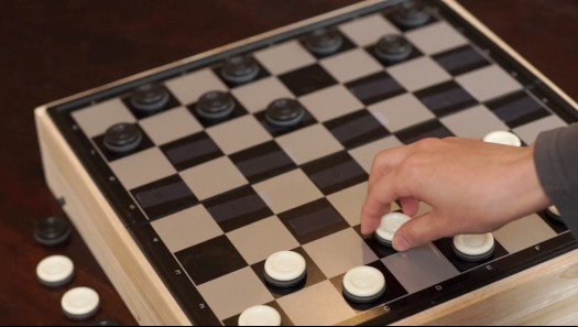 플레이 더 체스보드 Play the Chessboard